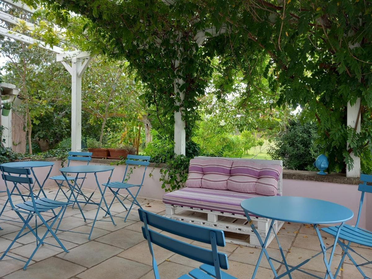 I Fichi Bianchi Bed & Breakfast Cutrofiano Bagian luar foto